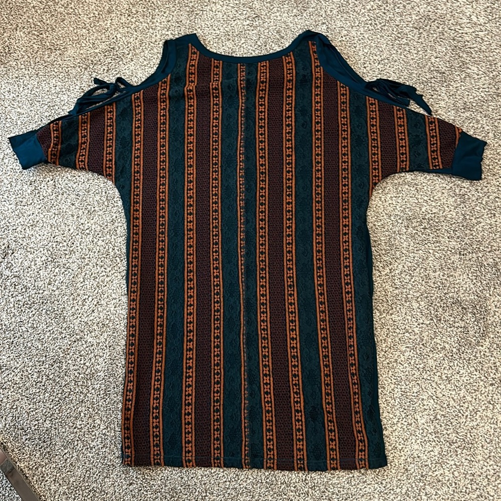 Mystree teal cold-shoulder dress, size Small, preowned. Detailed BACK